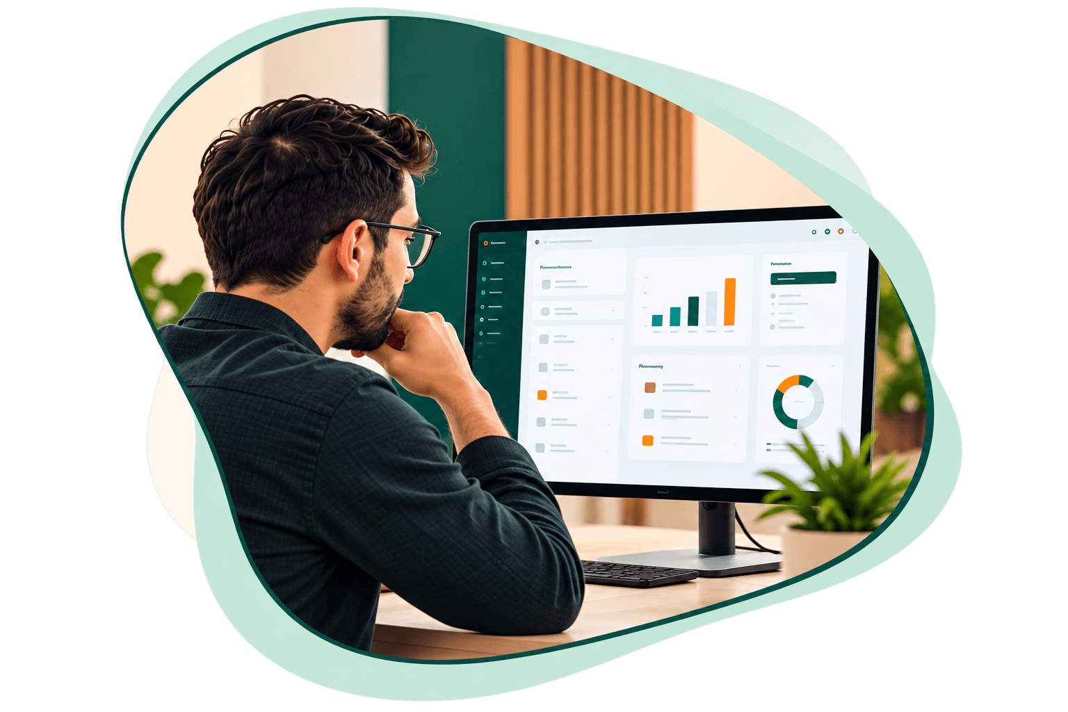 Un entrepreneur consulte le tableau de bord BCloud App sur un écran